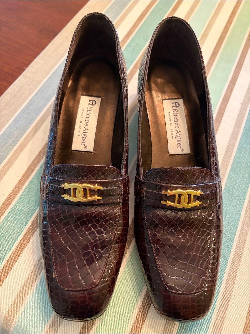Etienne Aigner Women's Brown Croc-Embossed Loafers with Gold Logo. 9N